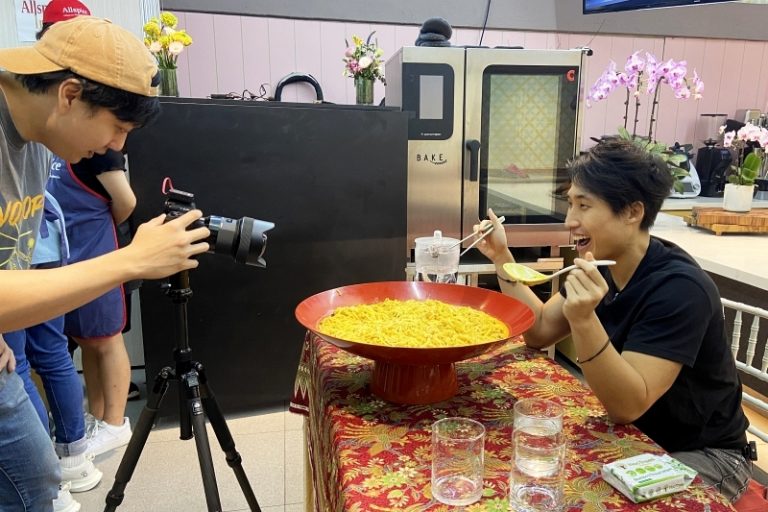 Largest Bowl Of Laksa Cooked Eaten By A Same Person World Records Union 